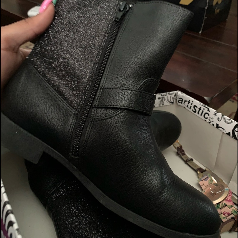 Brash boots